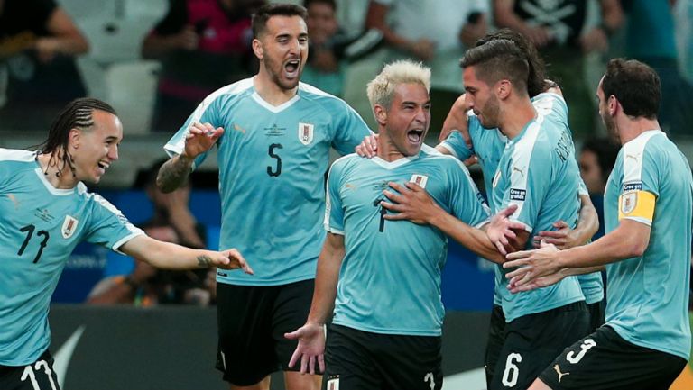 Selección de Uruguay celebra su anotación ante Ecuador 