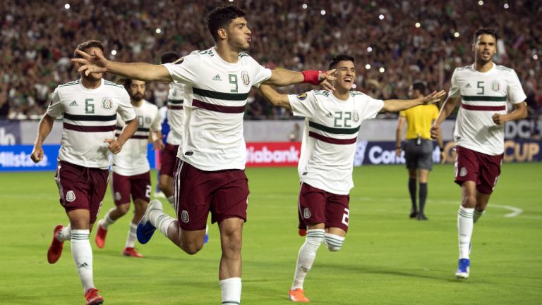 Selección Mexicana celebra un gol ante Haití 