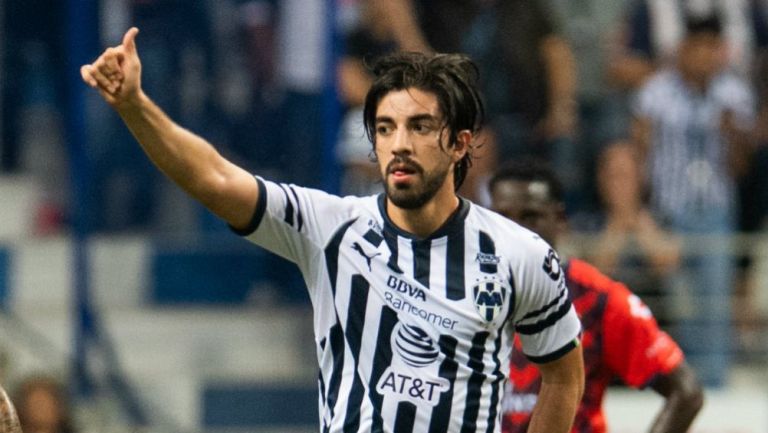 Pizarro festeja un gol con Monterrey
