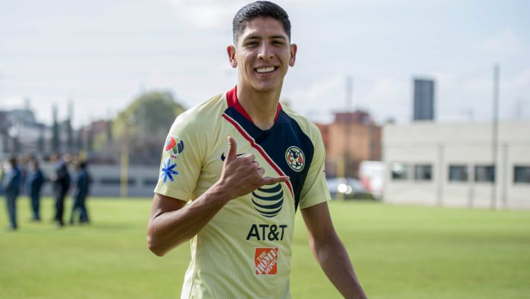 Edson Álvarez en un entrenamiento con América