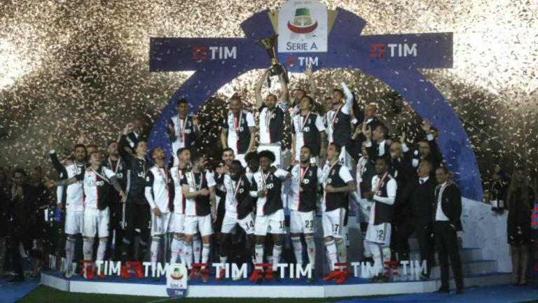 Juventus celebra tras ganar el título de la campaña 2018-19