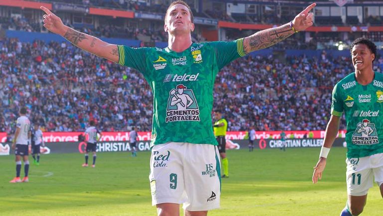 Leonardo Ramos celebra el tercer gol de León sobre Pachuca