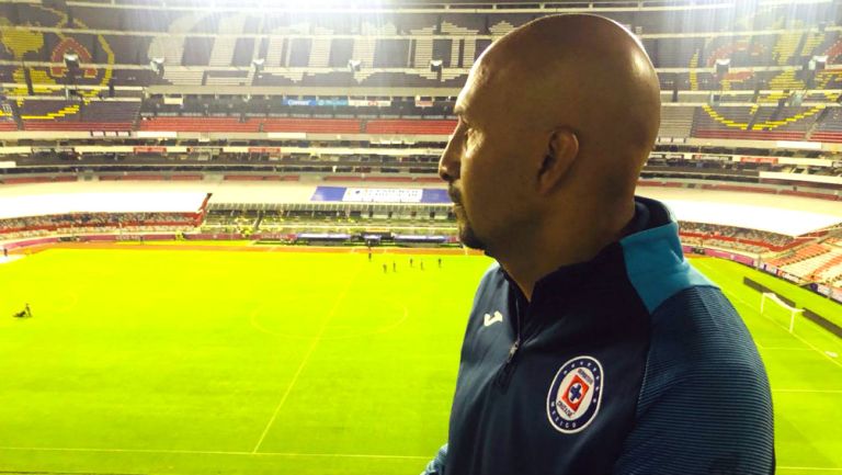 Óscar Pérez tras su despedida en el Estadio Azteca 
