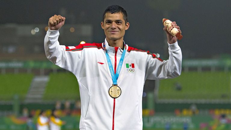 Fernando Martínez después de lograr su medalla de oro