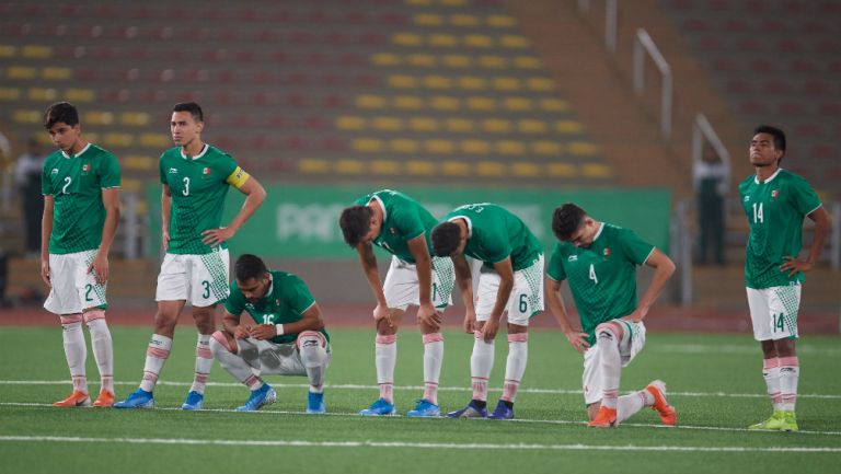 Los seleccionados mexicanos se lamentan tras sus fallas en la tanda de penaltis