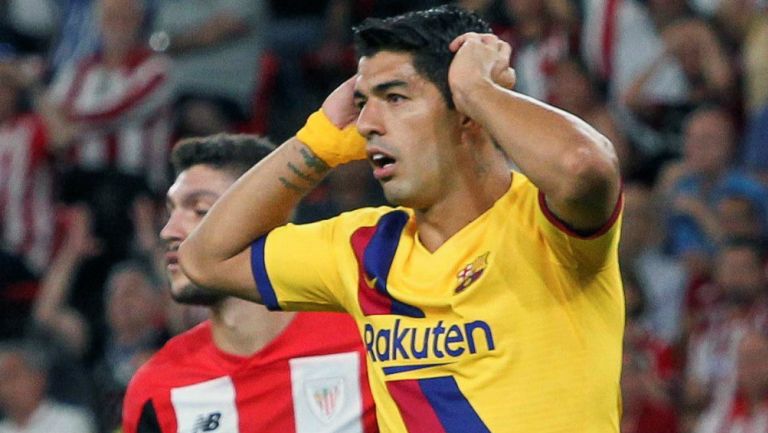 Luis Suárez se lamenta tras una lesión