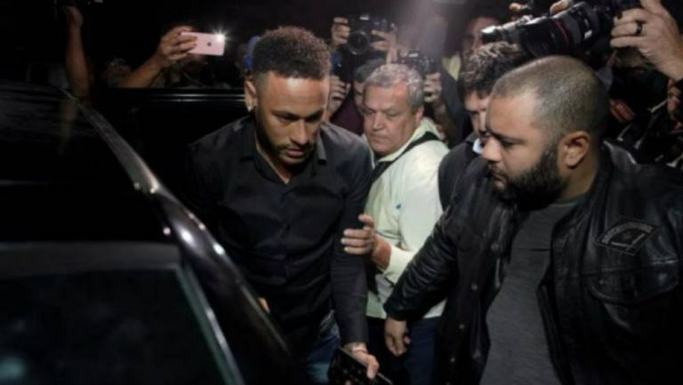 Neymar se presenta a declarar tras ser acusado de violación