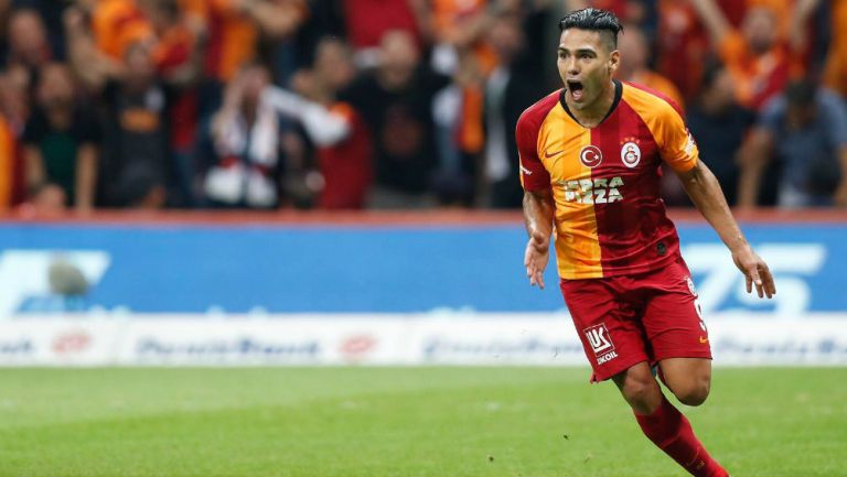 Radamel Falcao en acción con Galatasaray