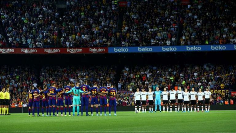 Barcelona y Valencia guardan minuto de silencio