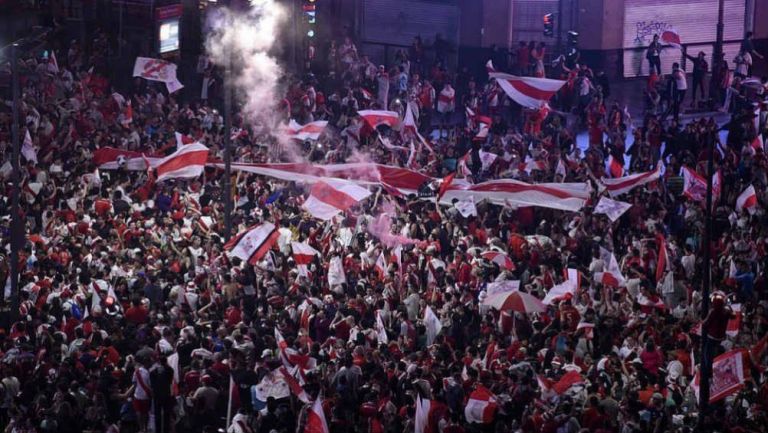 Fans de River Plate celebran victoria del club