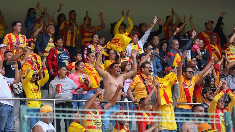 Los aficionados de Morelia durante un partido