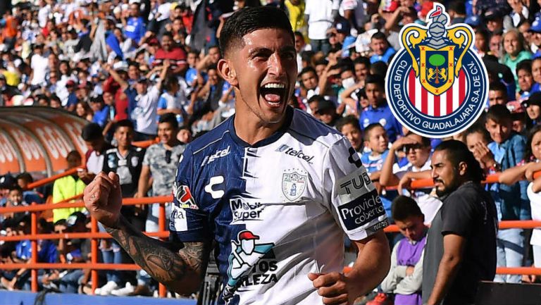 Víctor Guzmán festeja un gol con el Pachuca