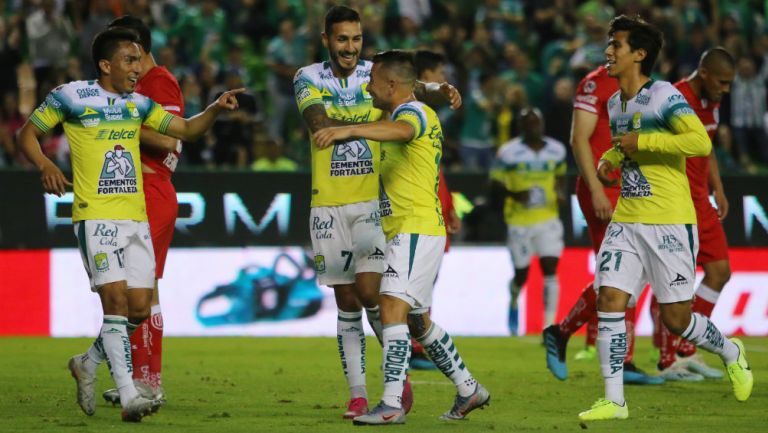 León festejando gol contra Toluca