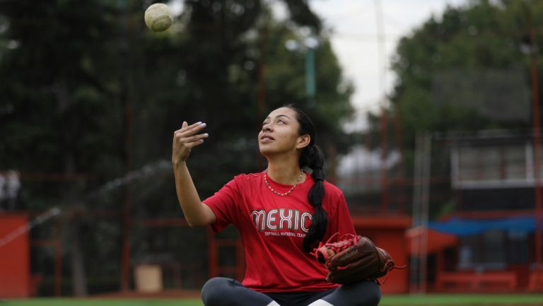 Stefanía Aradillas Alanís, seleccionada mexicana de sofbol