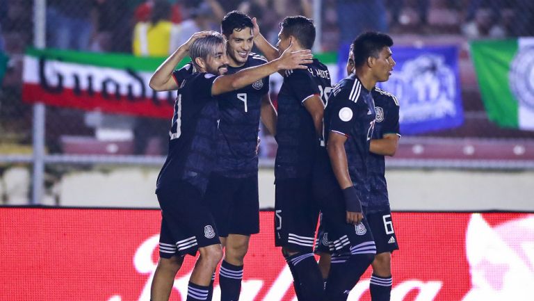 Jugadores de la Selección Mexicana celebrando un gol ante Panamá