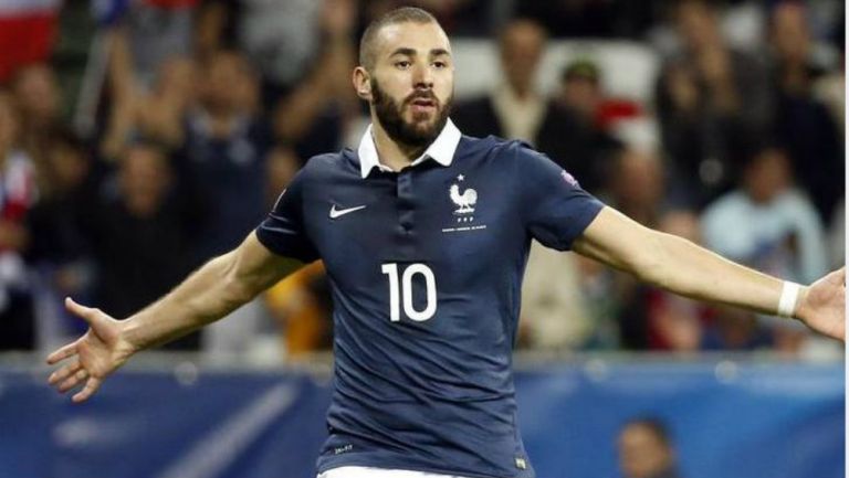 Karim Benzema en un juego con Francia 