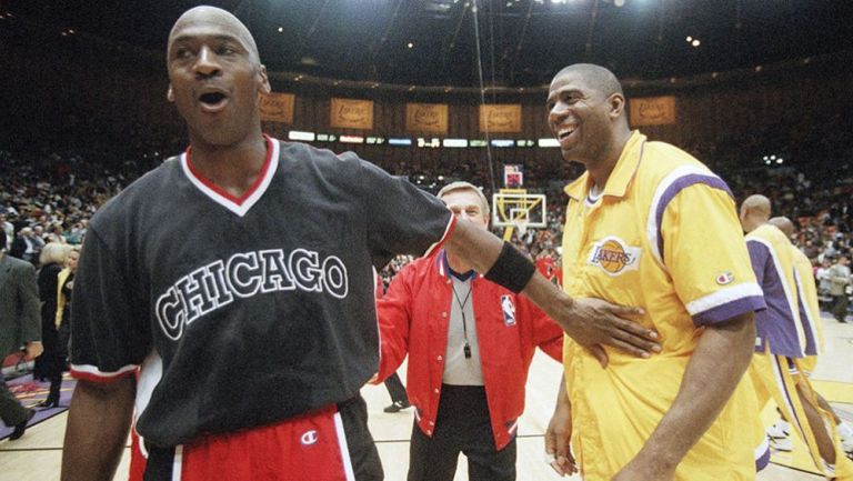 Jordan y Magic, antes de un Bulls vs Lakers