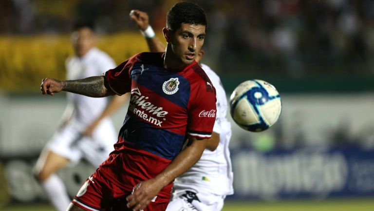 Chivas: Víctor Guzmán durante un partido amistoso