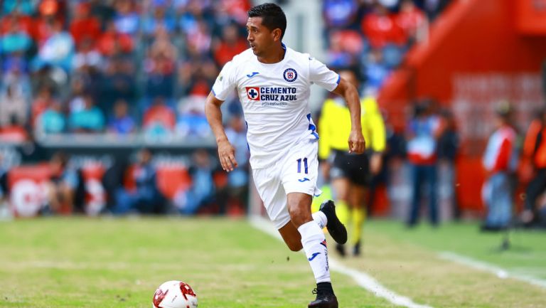 Elías Hernández durante un partido con Cruz Azul
