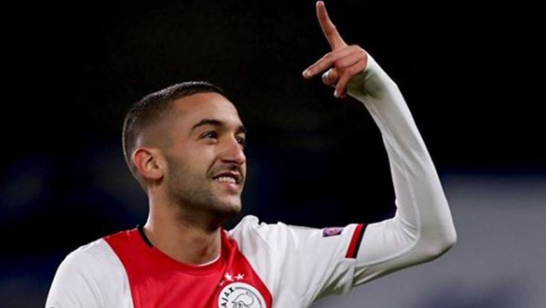 Hakim Ziyech festeja un gol con el Ajax