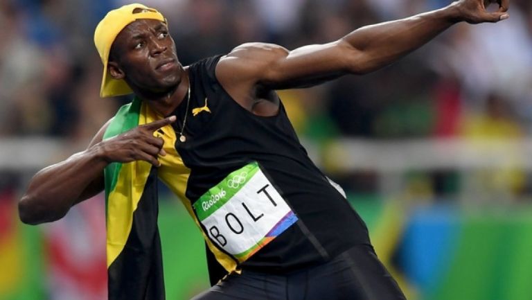 Usain Bolt celebrando después de una carrera