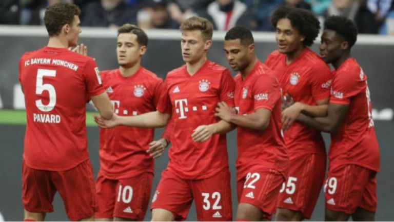 Jugadores del Bayern celebrando una anotación 