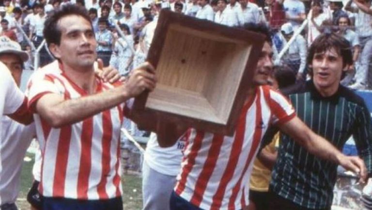 Chivas se corona Campeón de la Temporarda 1986-87