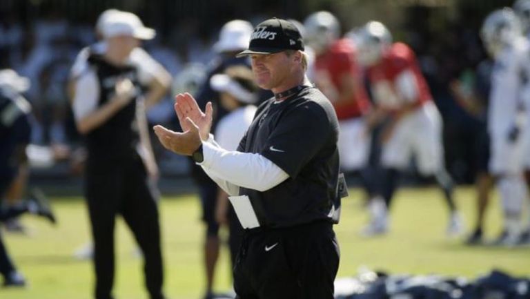 El head coach de los Raiders, Jon Gruden, en un entrenamiento