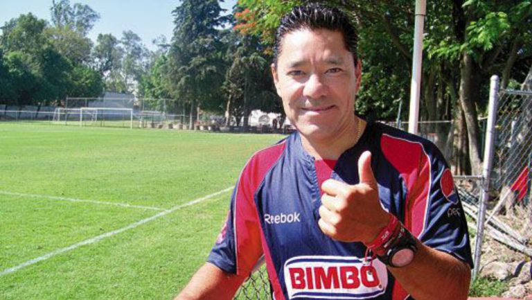 Marco Fabián Vázquez en un entrenamiento con Chivas