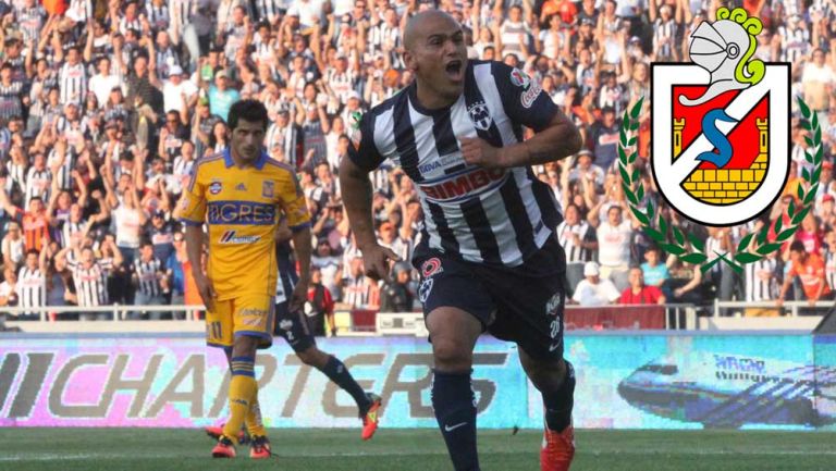 Chupete celebra un gol con La Pandilla