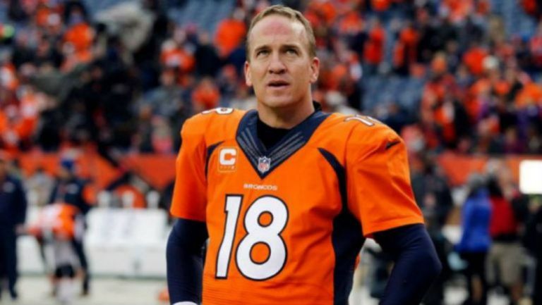Peyton Manning portando el jersey de Denver