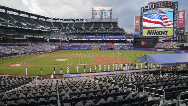 MLB: Marlins y Mets, tras una pausa en silencio, se retiraron del terreno de juego