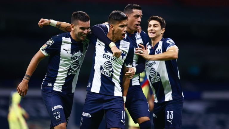 Jugadores de Monterrey celebrando un gol