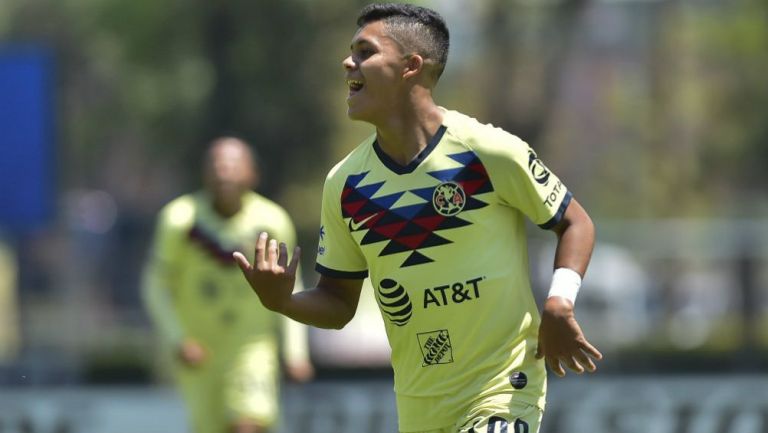 Morrison Palma en celebración con América Sub 20