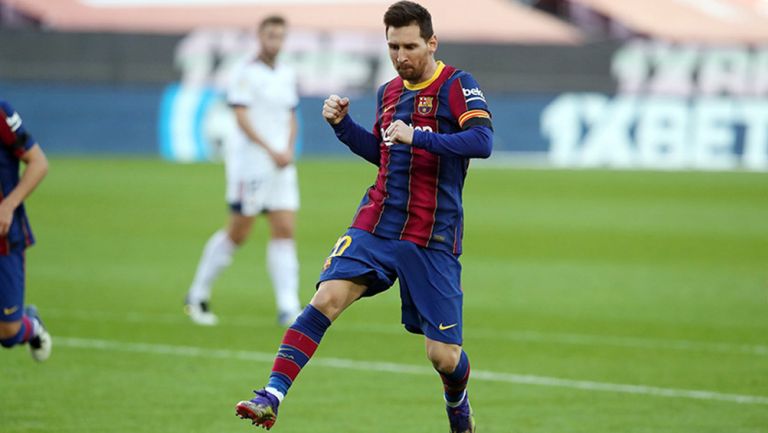 Leo Messi festeja un gol con Barcelona 