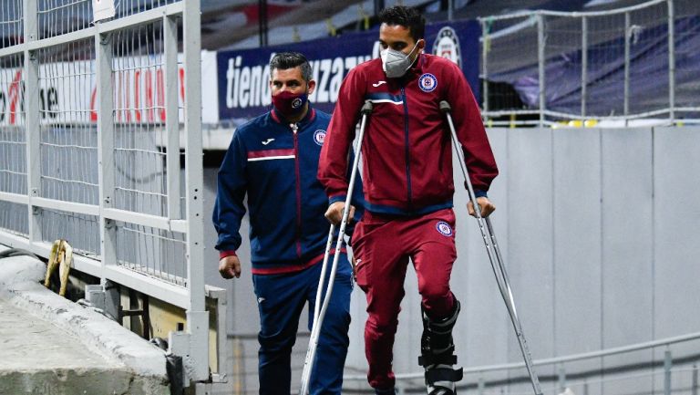 Adrián Aldrete tras lesión en partido vs Pumas