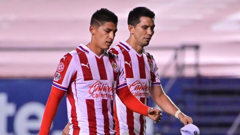 Ángel Zaldívar y Jesús Molina tras un partido con Chivas