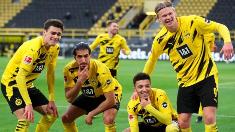 Jugadores del Borussia Dortmund festejando un gol a favor