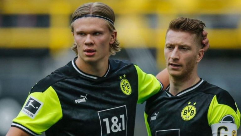 Haaland y Reus en festejo con el Dortmund
