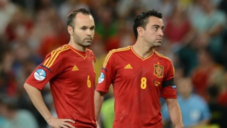 Iniesta y Xavi con España 