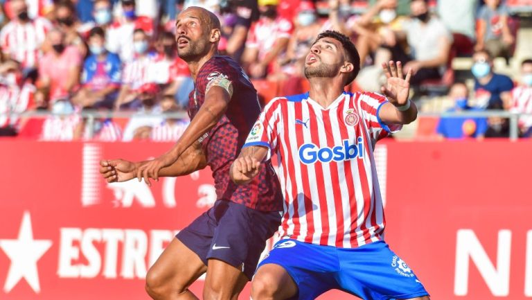 Girona en acción frente al Huesca en la Segunda División de España