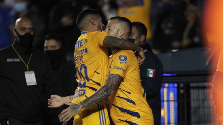 Diente López y Gignac festejan gol vs Juárez