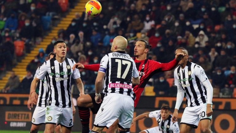 Zlatan Ibrahimovic se perfila para chilena frente al Udinese