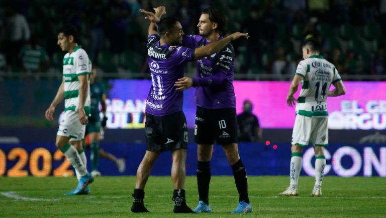 Fabián y Benedetti celebrando la victoria de Mazatlán 