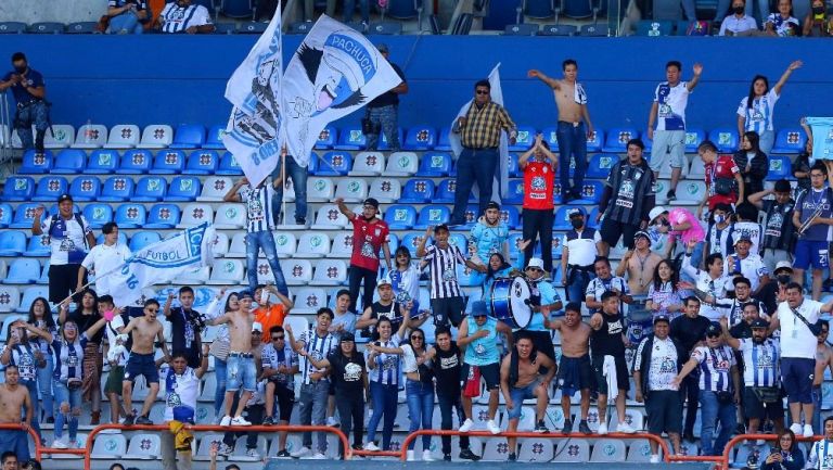 Aficionados de Pachuca durante partido ante Rayados