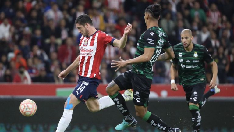Con tres goles de Ormeño, Chivas goleó a Santos Laguna