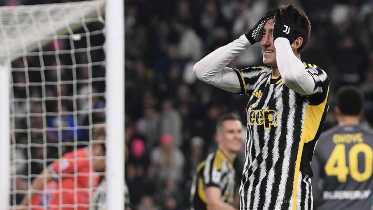 Juventus se va abucheado tras perder en casa ante Udinese y se aleja del liderato